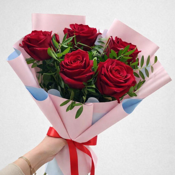 Арт. 0734. Розы 5шт, фисташка, оформление